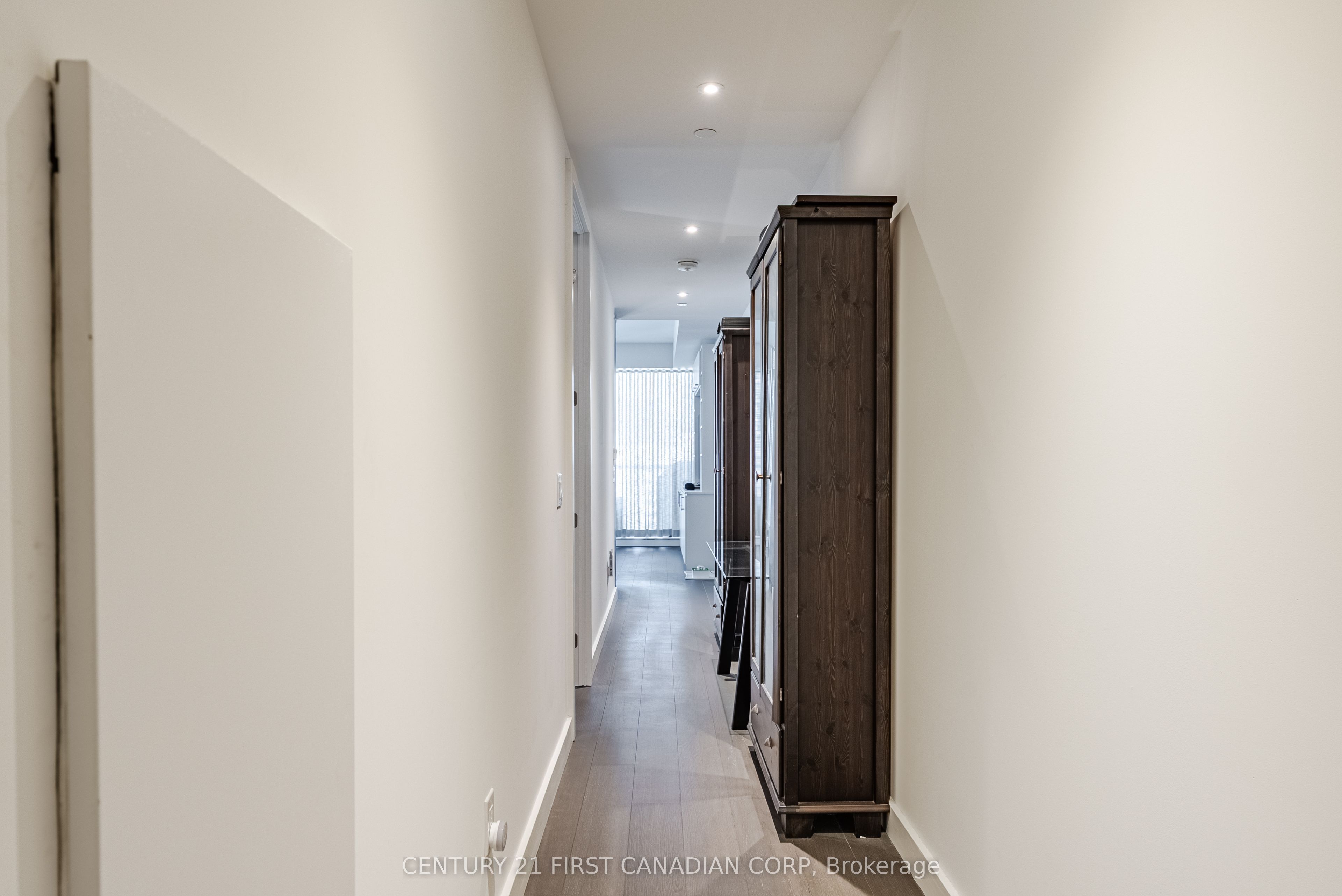 81 Wellesley Street E 1405 Property Photo 23