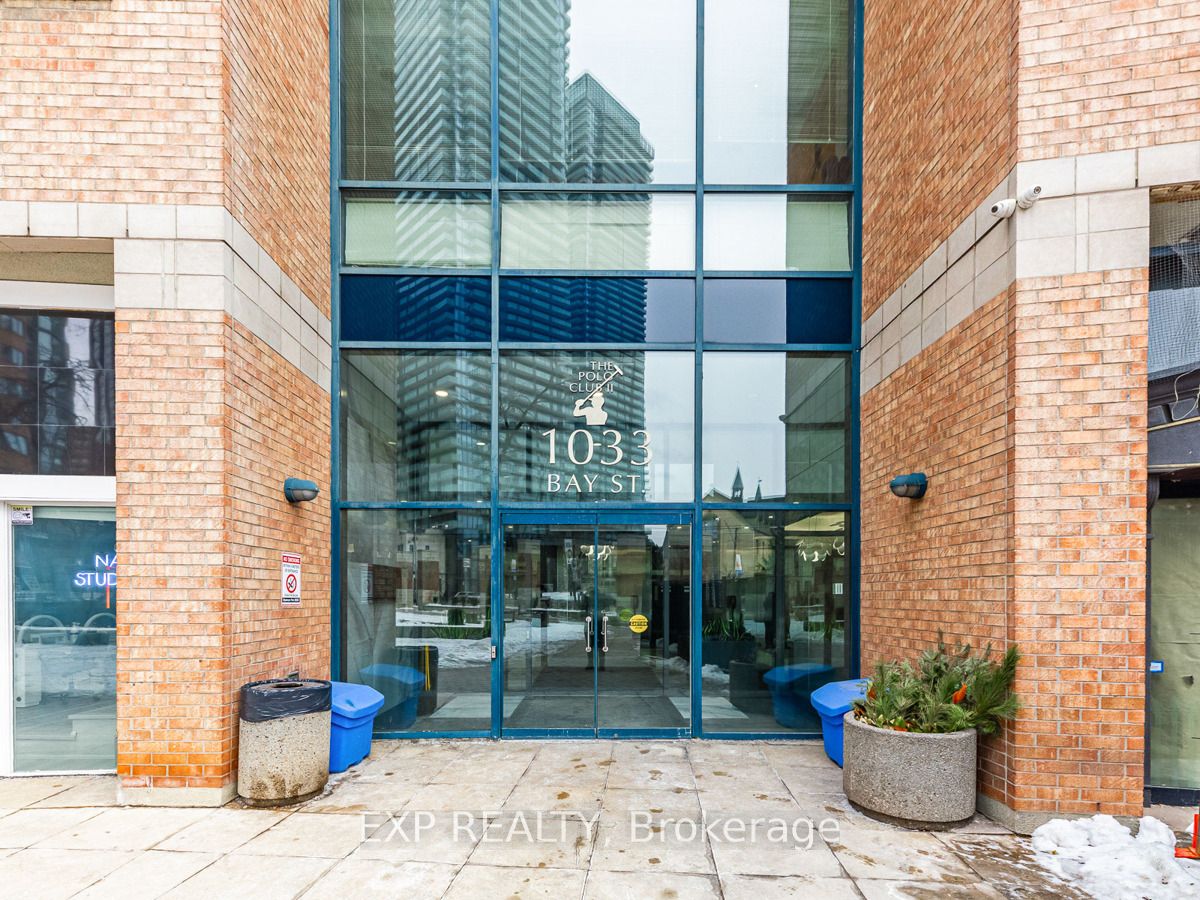 #317 - 1033 Bay Street Property Photo 2
