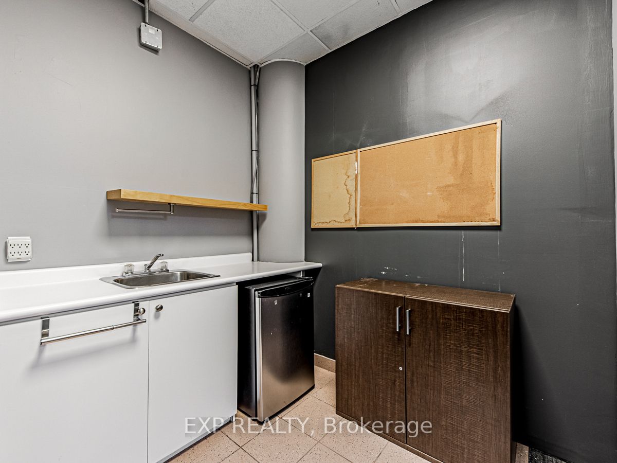 #317 - 1033 Bay Street Property Photo 24