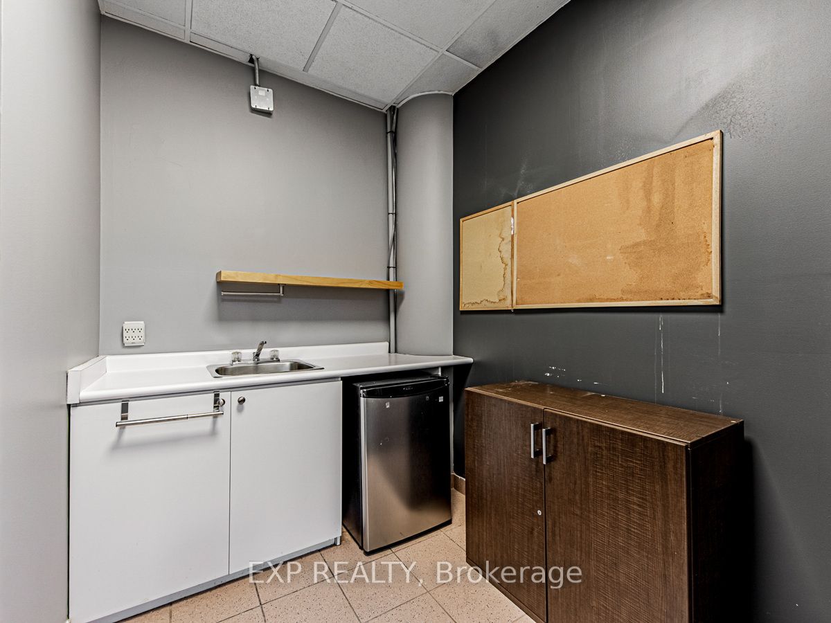 #317 - 1033 Bay Street Property Photo 25