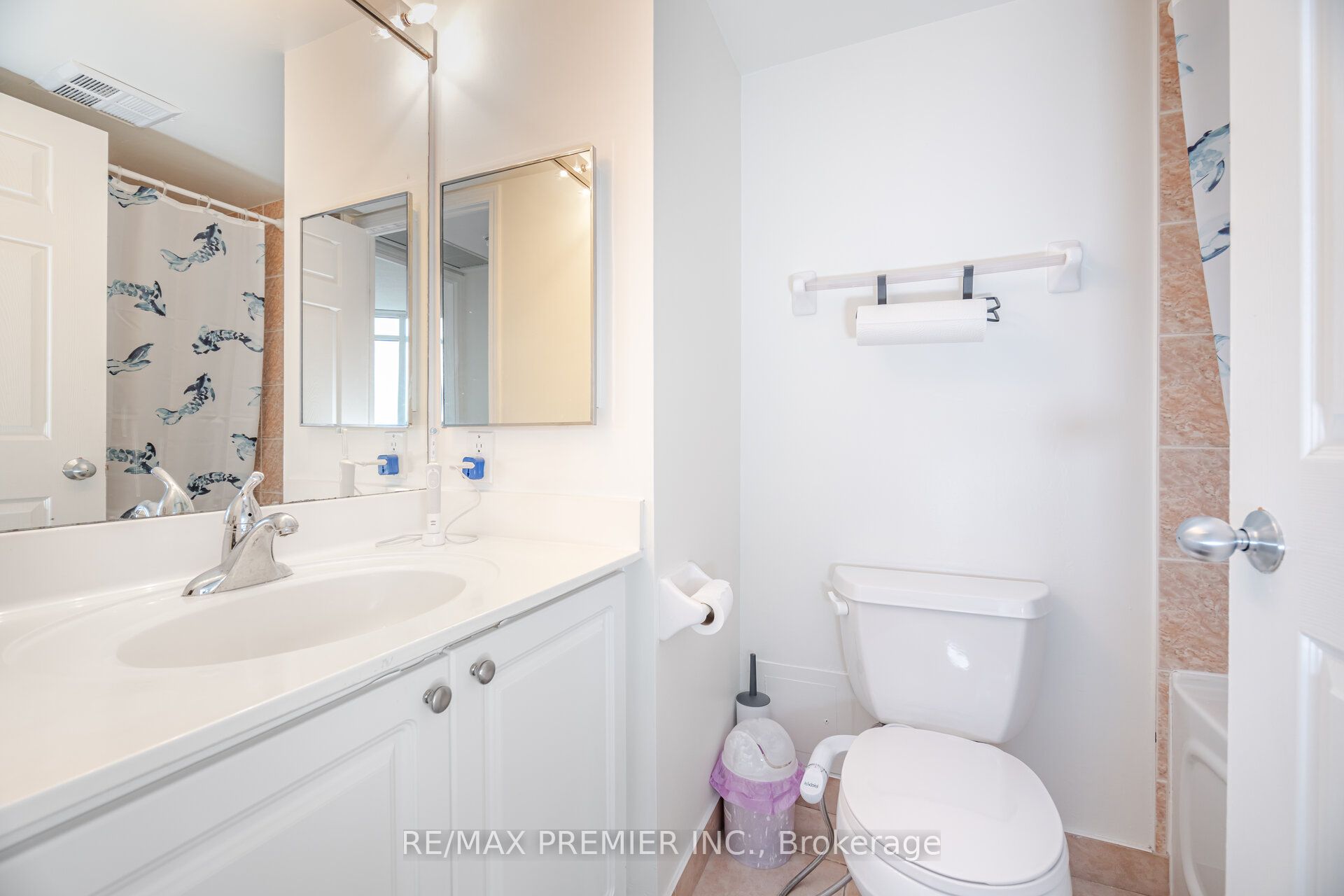 28 Harrison Garden Boulevard 2305 Property Photo 25
