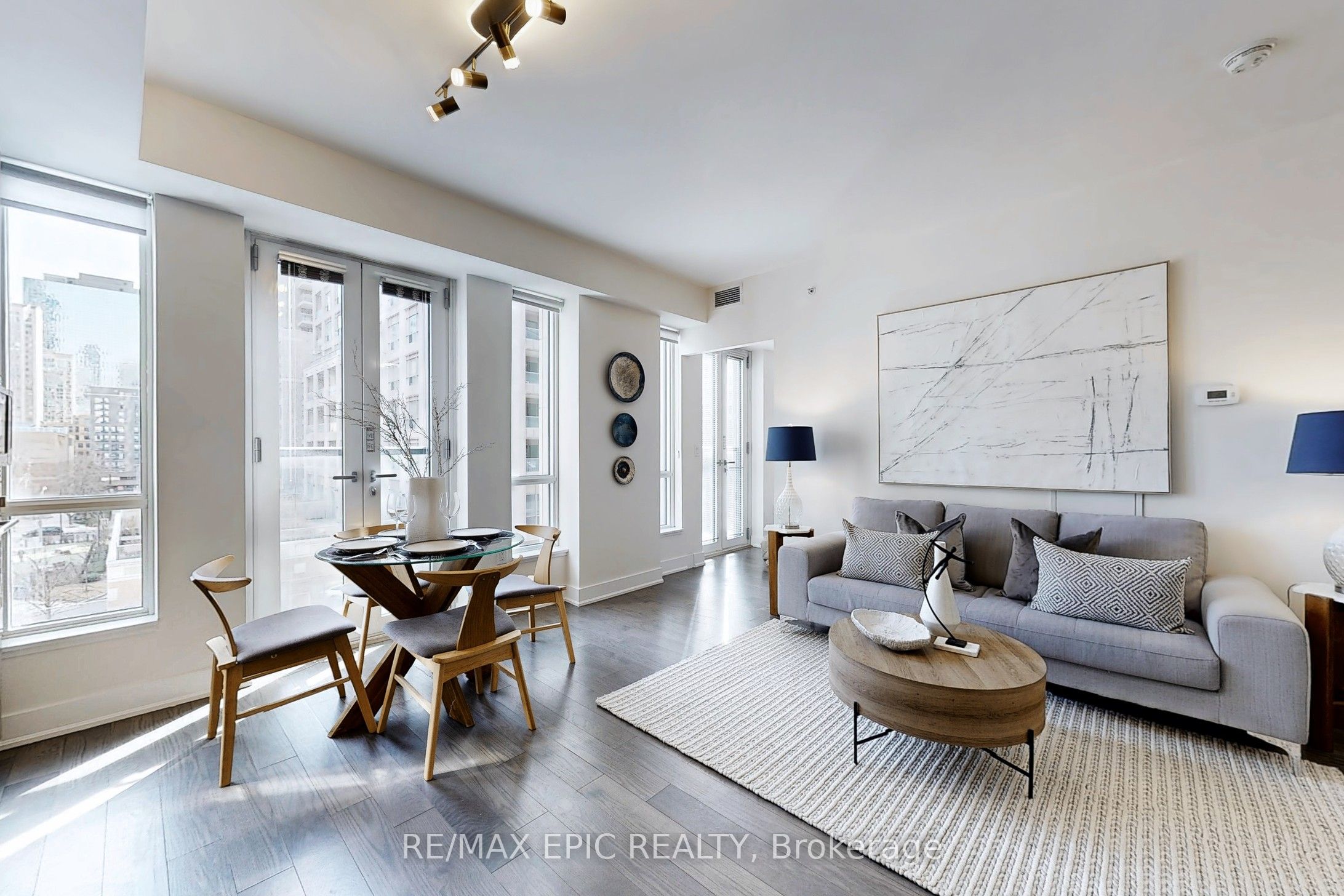 #409 - 955 Bay Street Property Photo 1