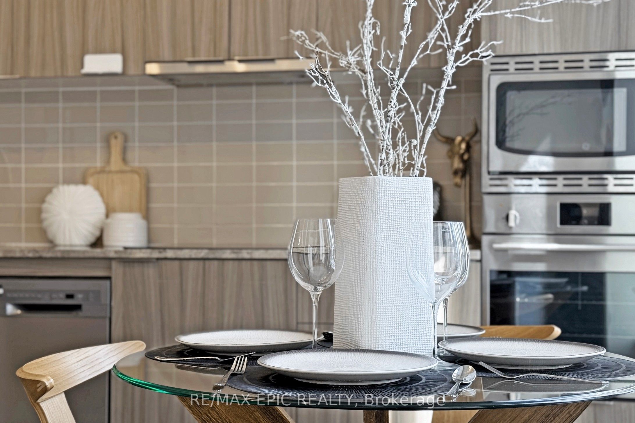 #409 - 955 Bay Street Property Photo 12