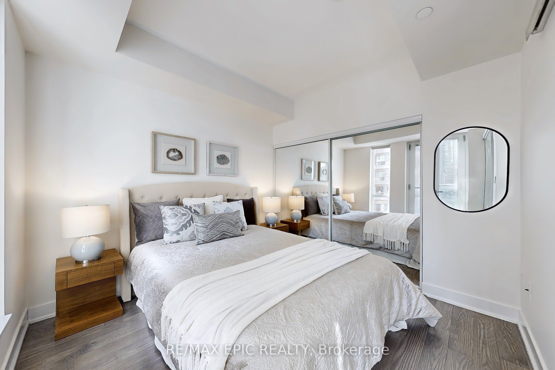 #409 - 955 Bay Street Property Photo 14