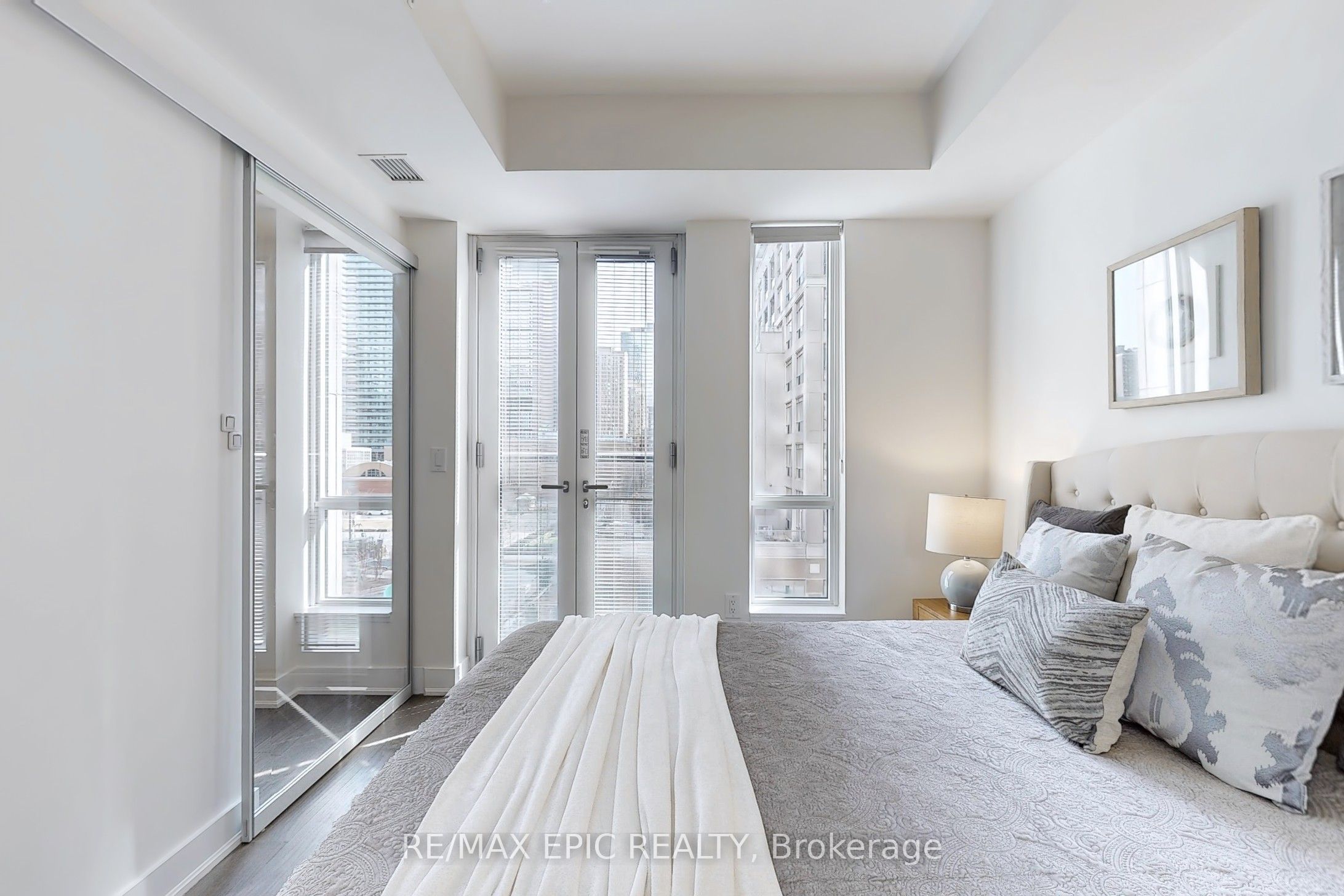 #409 - 955 Bay Street Property Photo 15