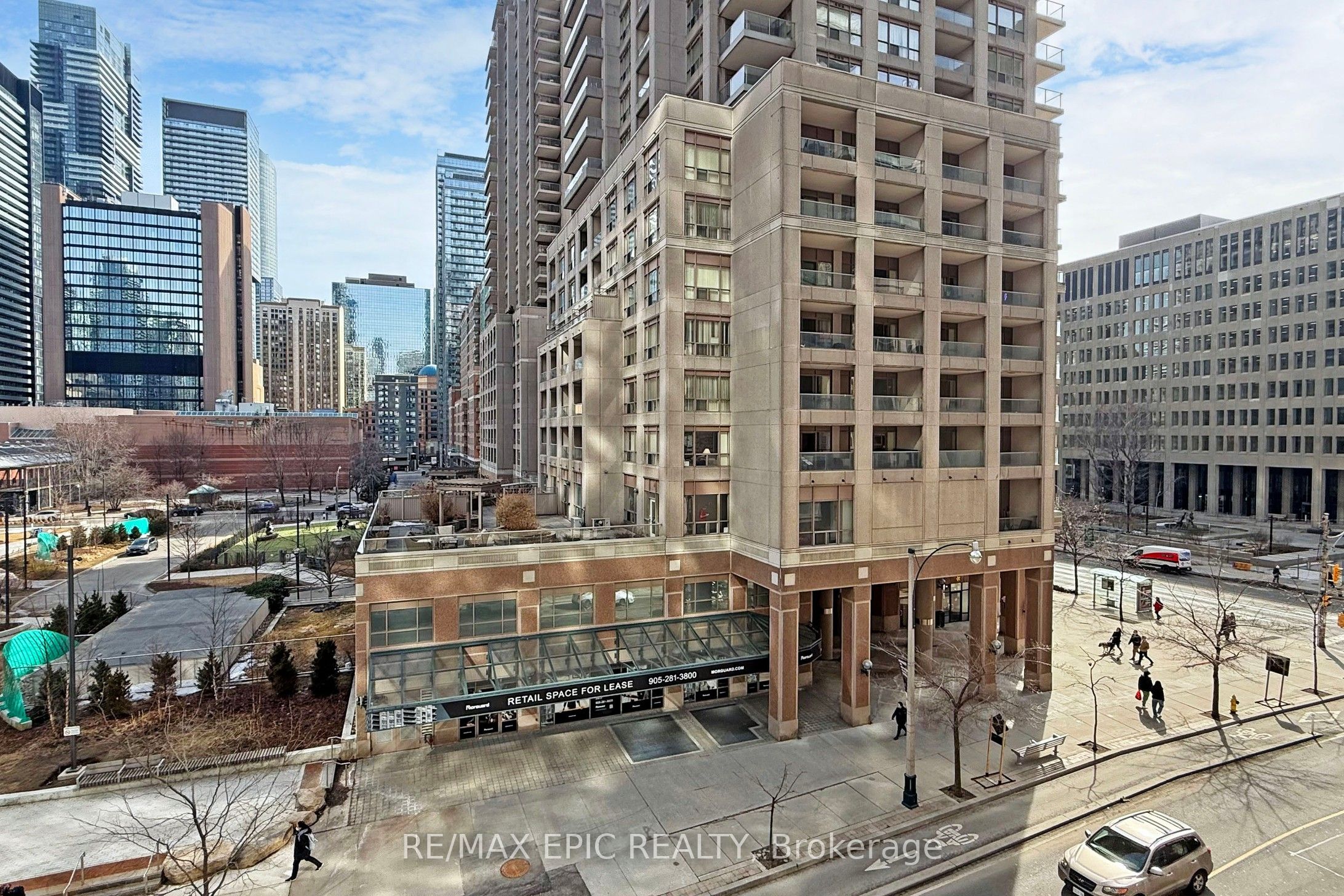#409 - 955 Bay Street Property Photo 24
