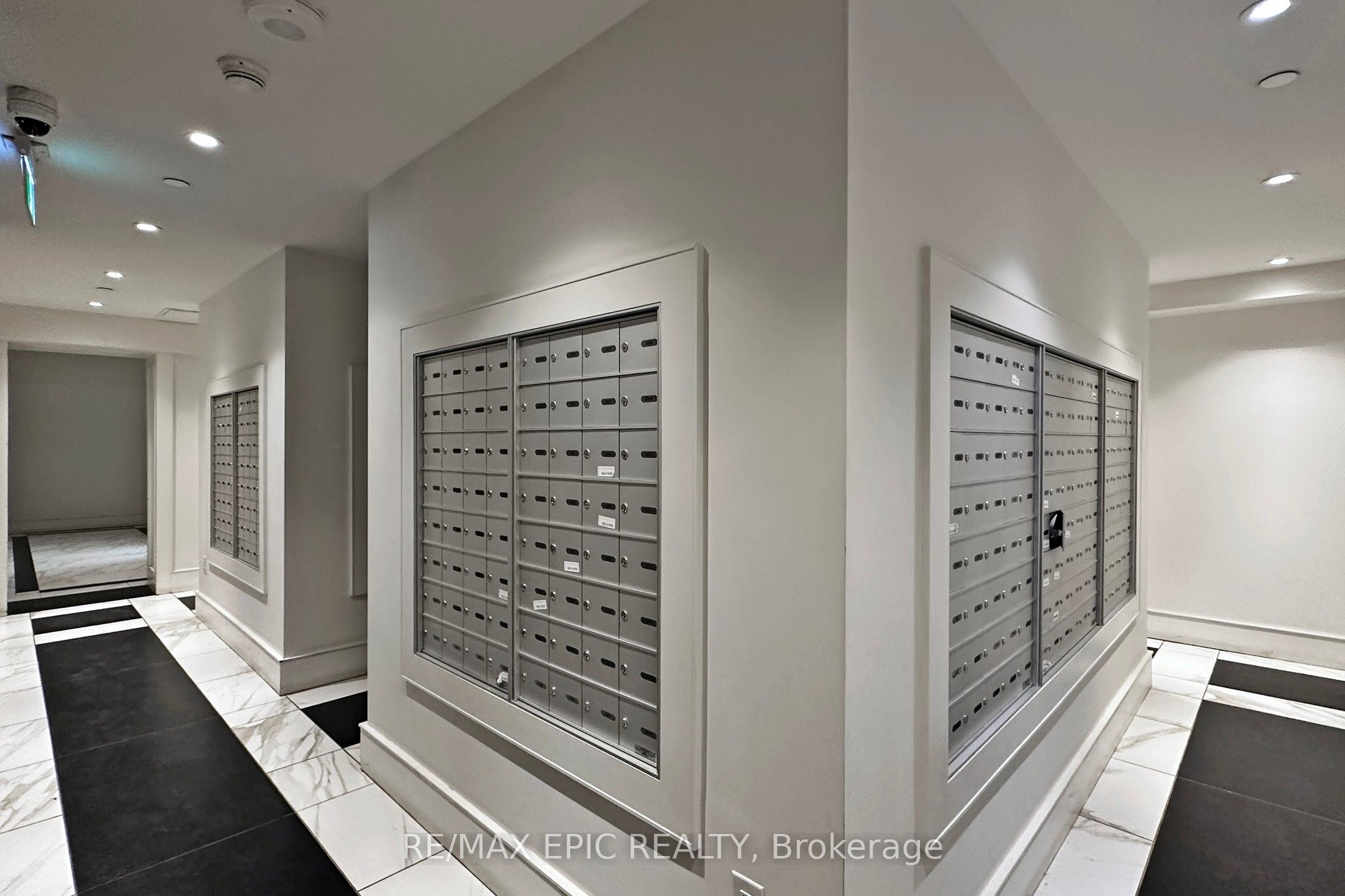 #409 - 955 Bay Street Property Photo 27