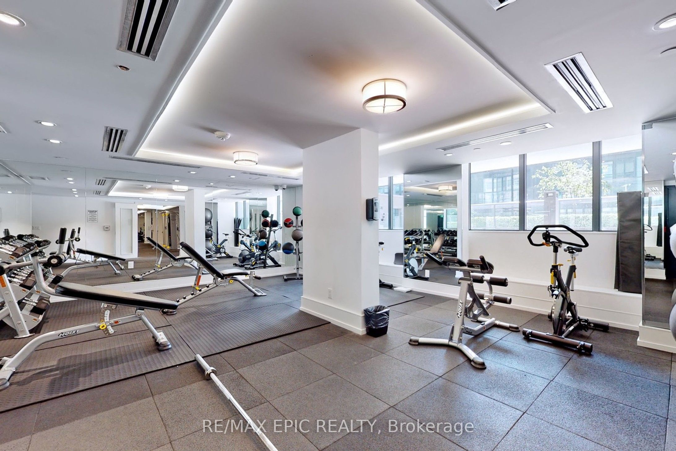 #409 - 955 Bay Street Property Photo 30