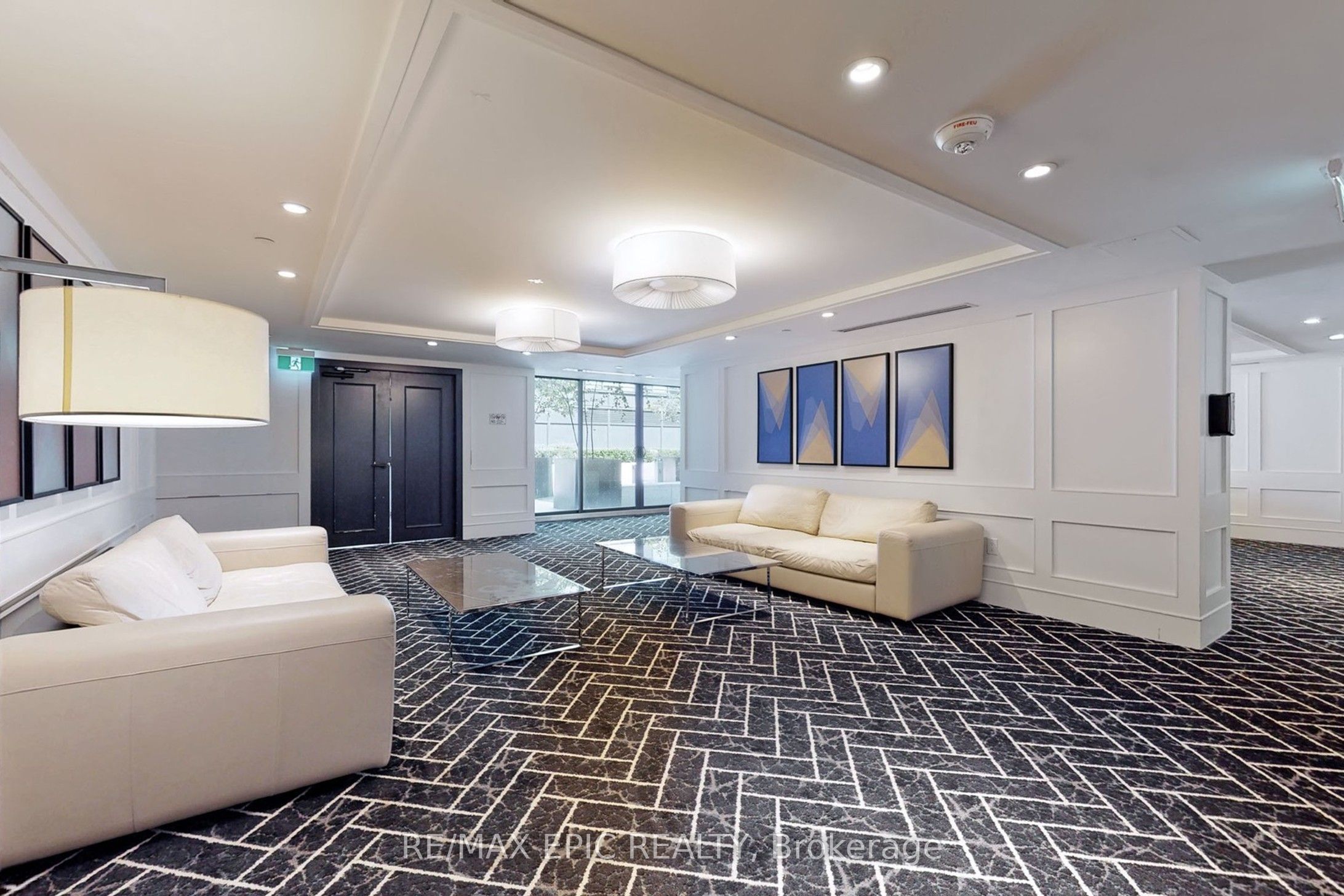 #409 - 955 Bay Street Property Photo 44