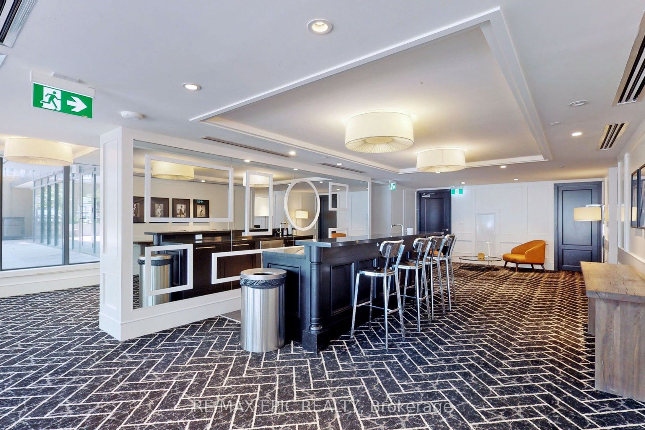 #409 - 955 Bay Street Property Photo 45