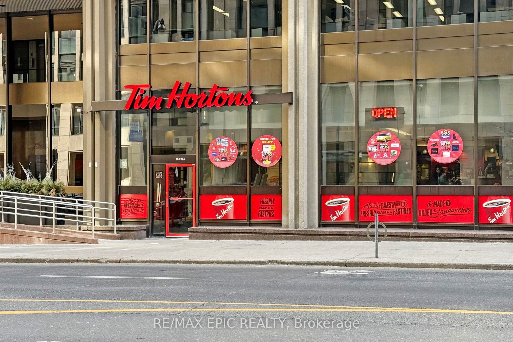 #409 - 955 Bay Street Property Photo 50