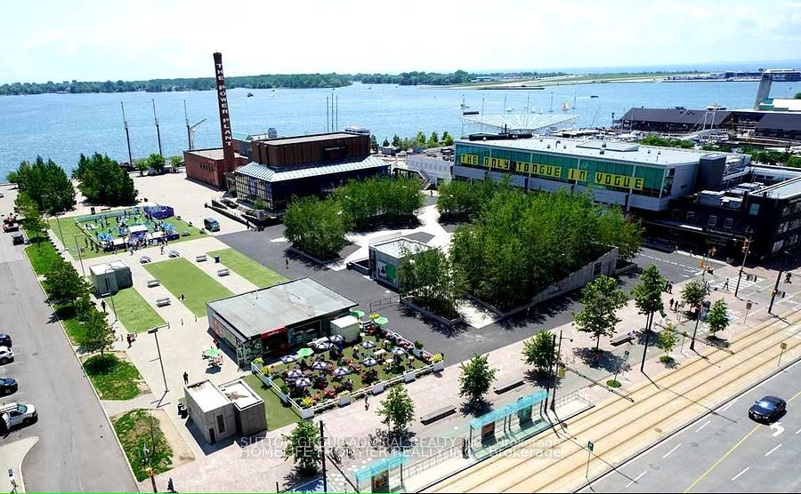 #1109 - 208 Queens Quay Property Photo 3