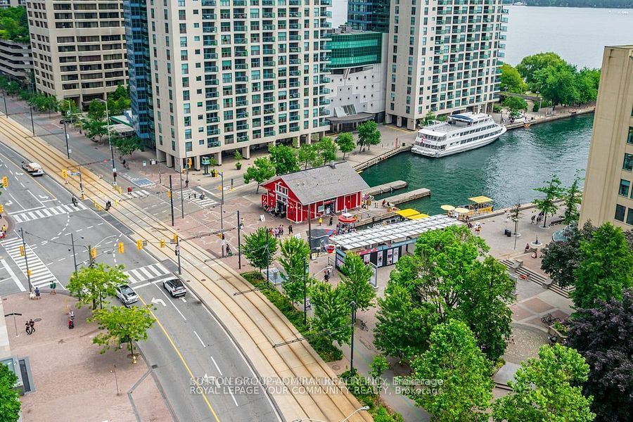 #1109 - 208 Queens Quay Property Photo 4