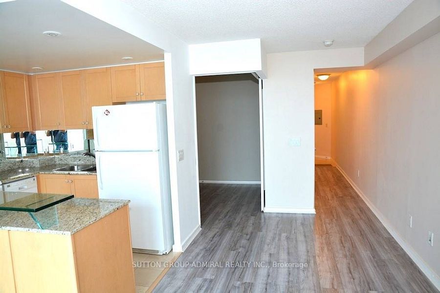 #1109 - 208 Queens Quay Property Photo 8