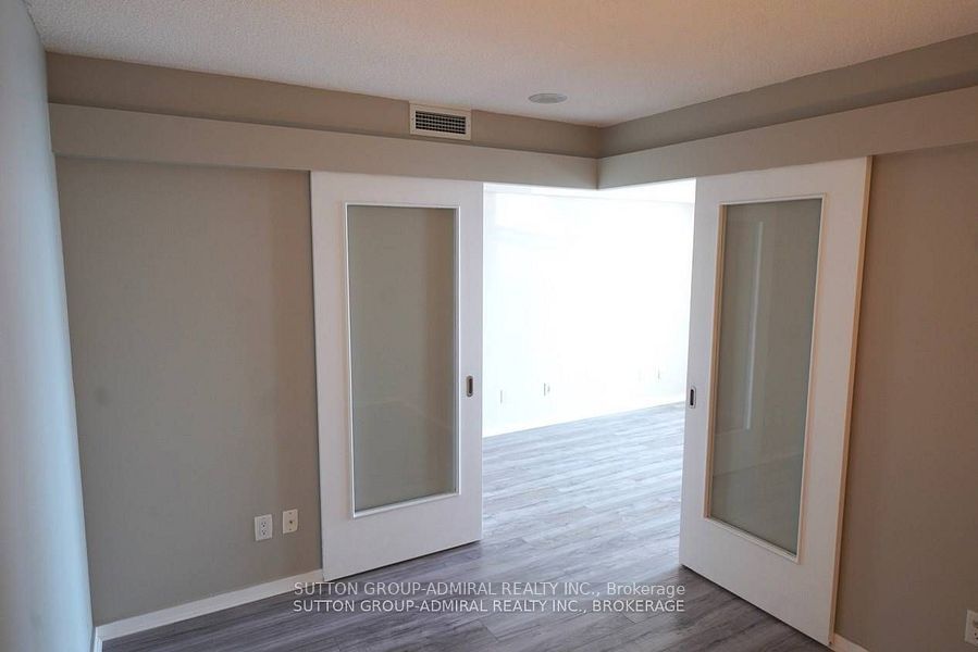 #1109 - 208 Queens Quay Property Photo 12