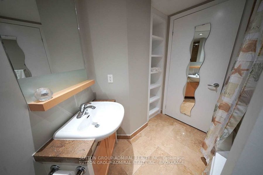 #1109 - 208 Queens Quay Property Photo 14