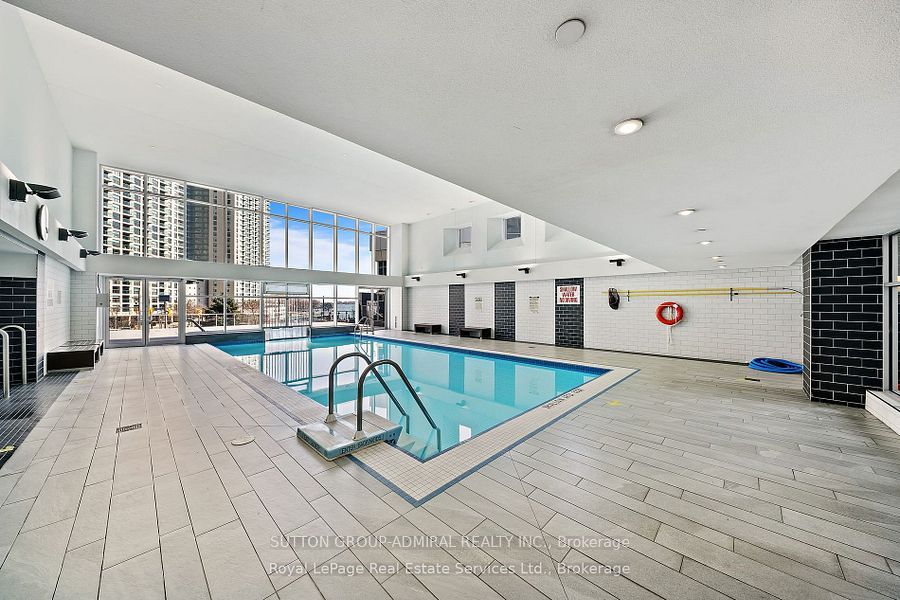 #1109 - 208 Queens Quay Property Photo 16