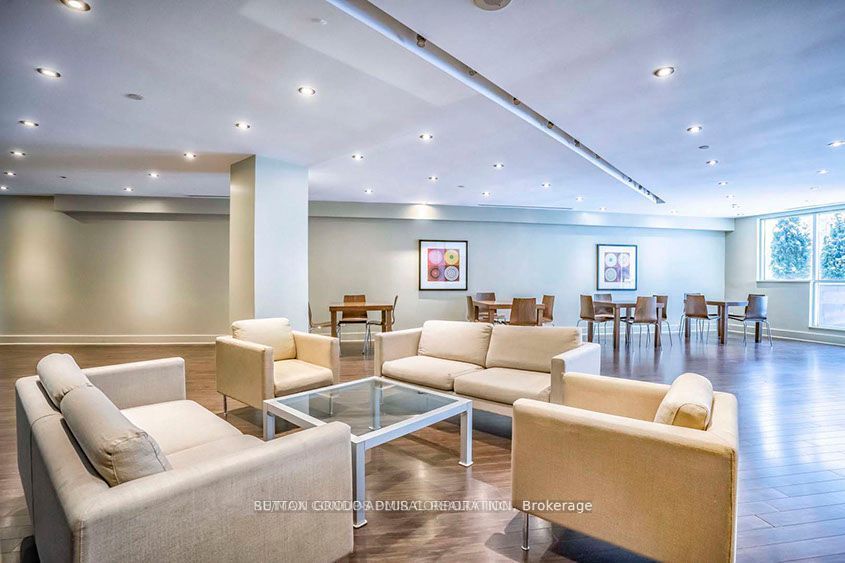 #1109 - 208 Queens Quay Property Photo 19