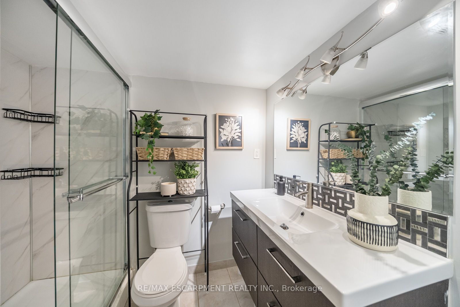 #b - 36 Shank Street Property Photo 15