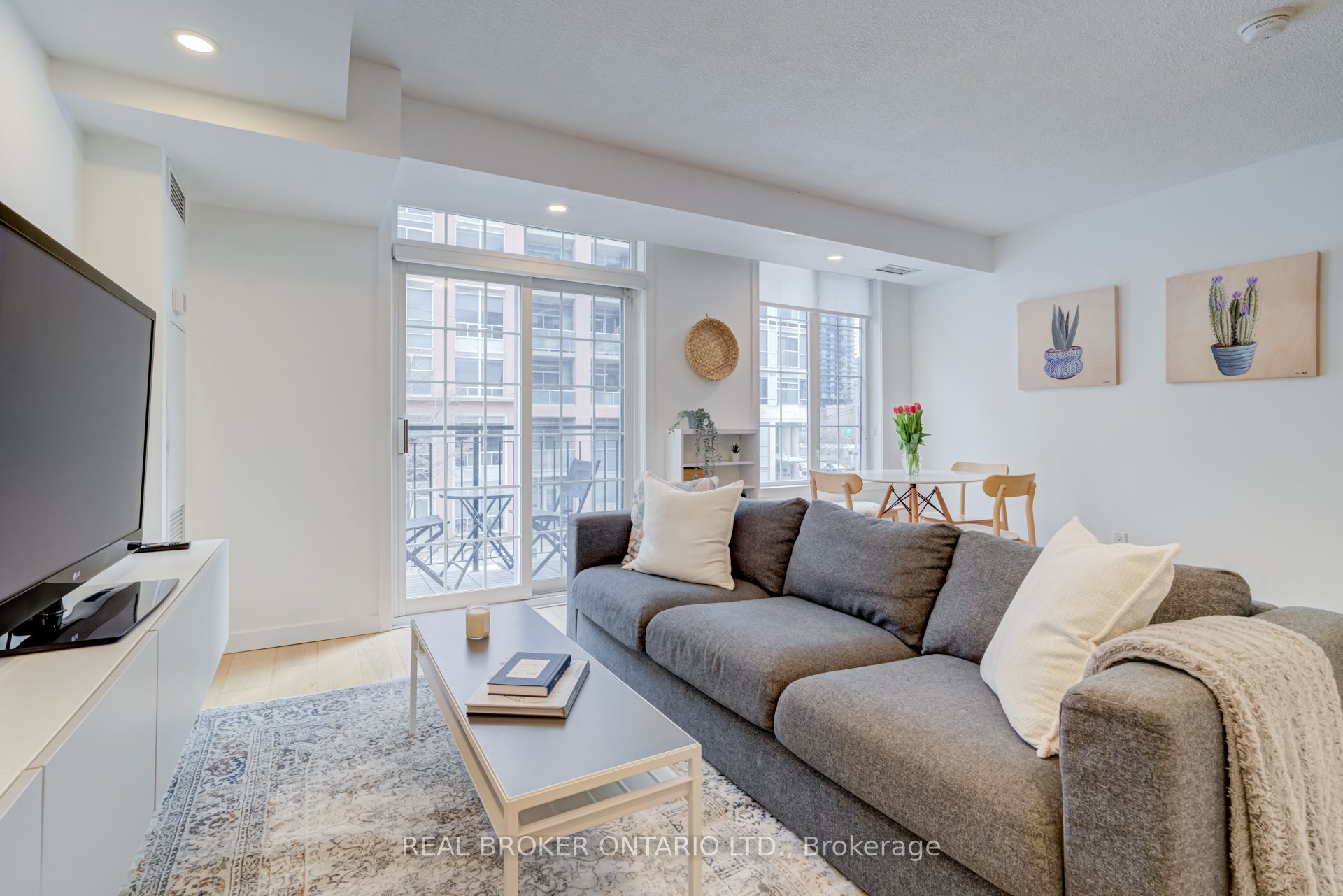 #249 - 2 Shaw Street Property Photo 1