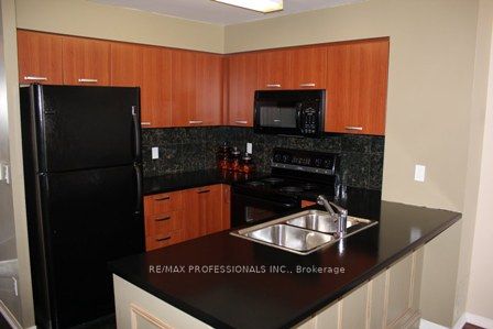 #211 - 55 Harrison Garden Boulevard Property Photo 3