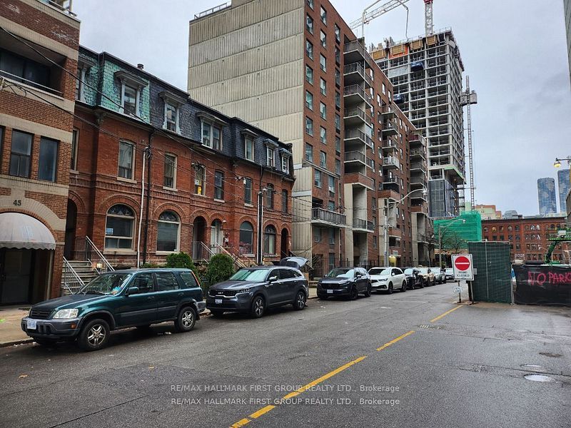 37 Mutual Street Property Photo
