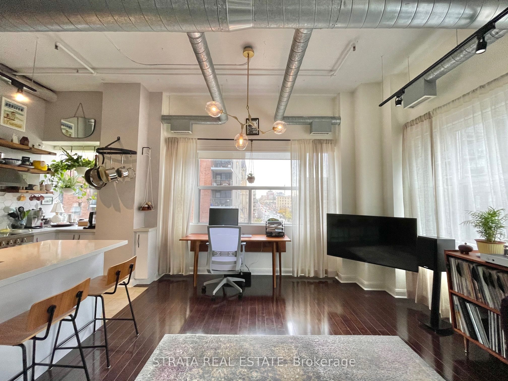 #509 - 700 King Street Property Photo