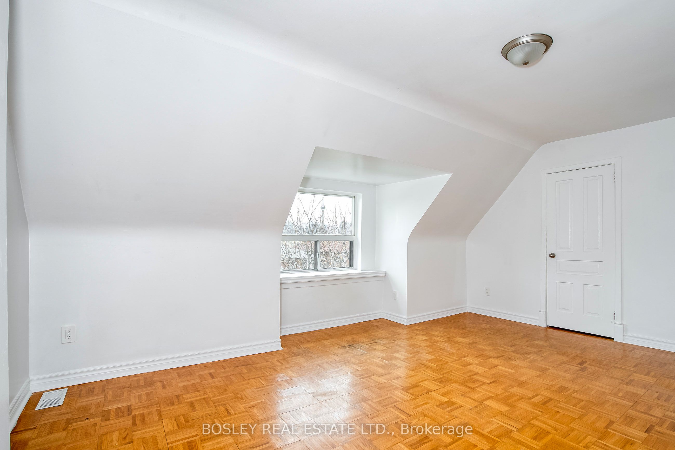 282 Ossington Avenue Property Photo 23