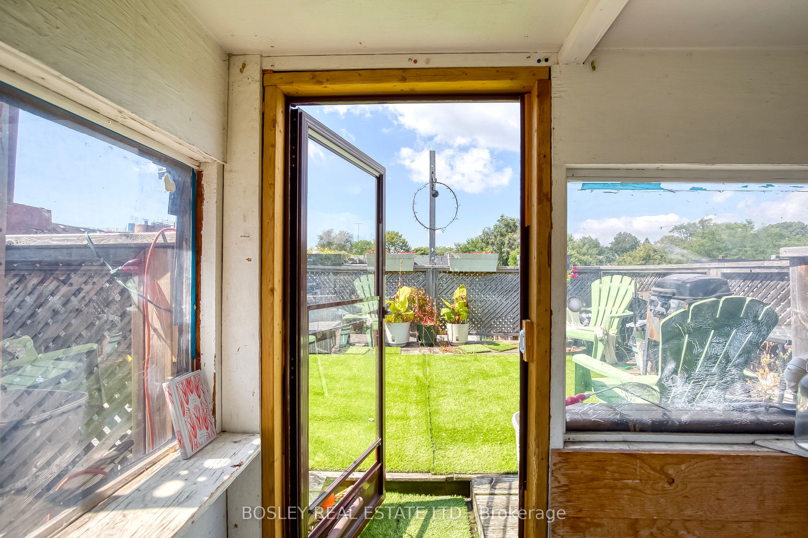 282 Ossington Avenue Property Photo 25