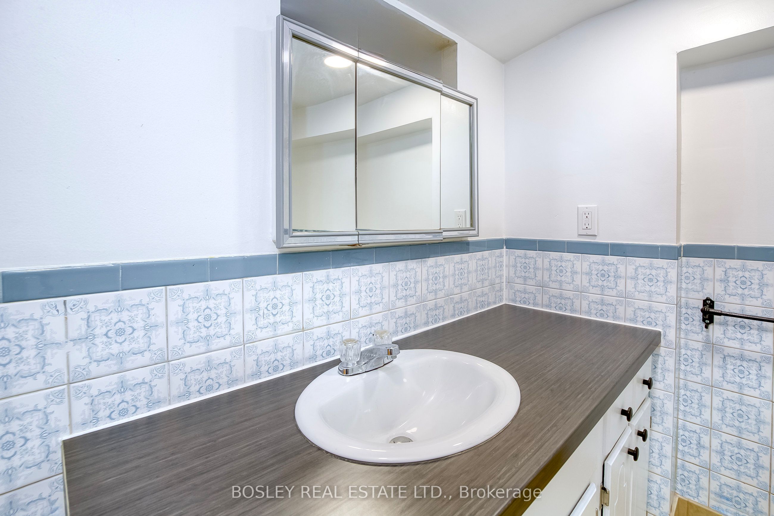 282 Ossington Avenue Property Photo 29