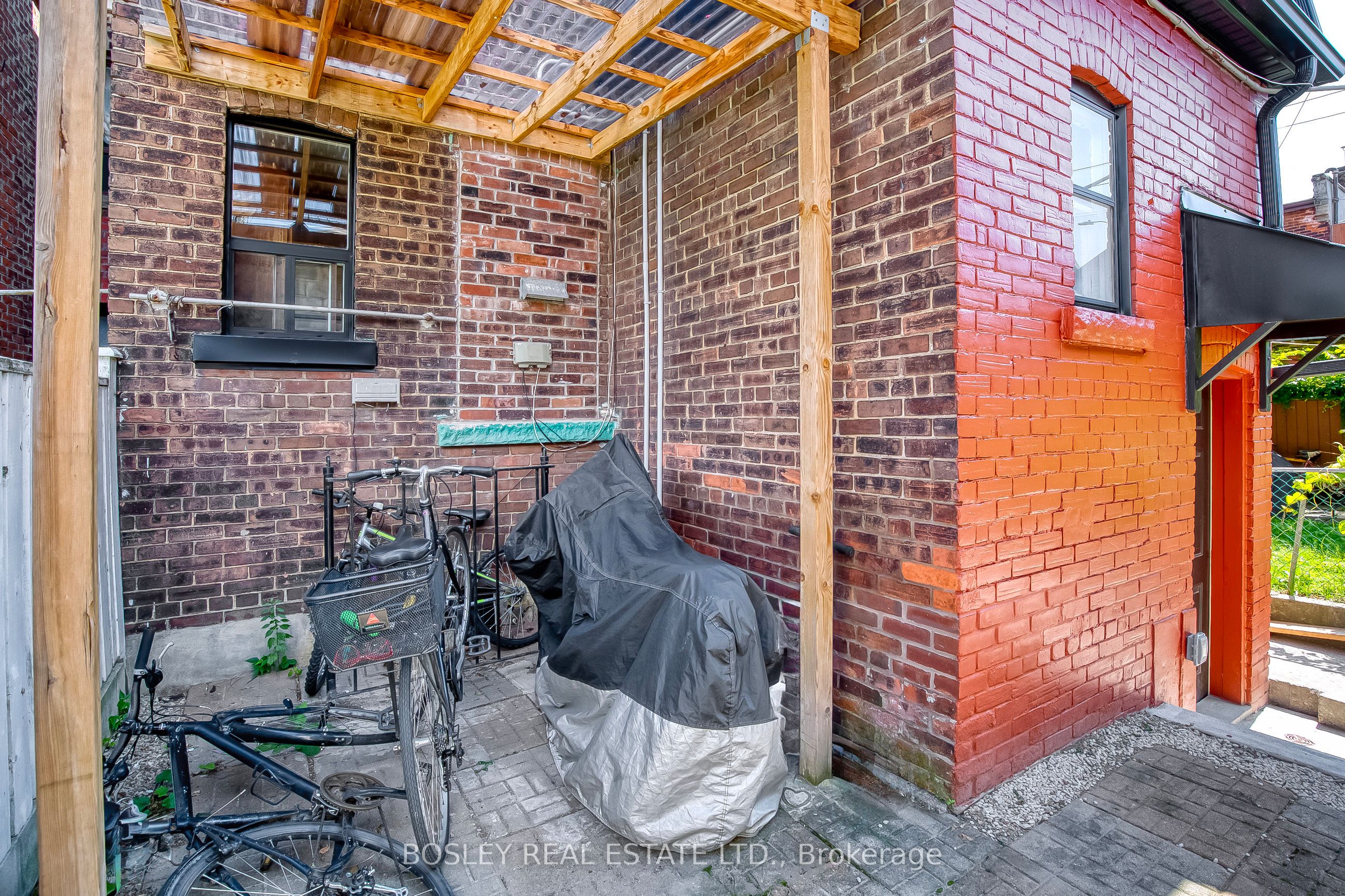 282 Ossington Avenue Property Photo 36