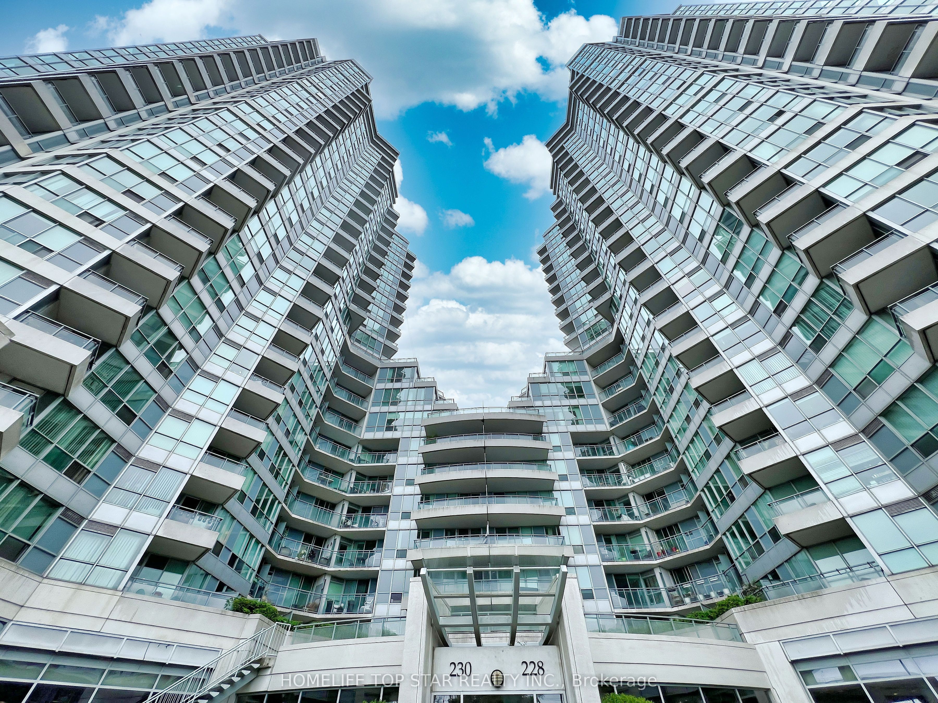 #1006 - 228 Queens Quay Property Photo 1