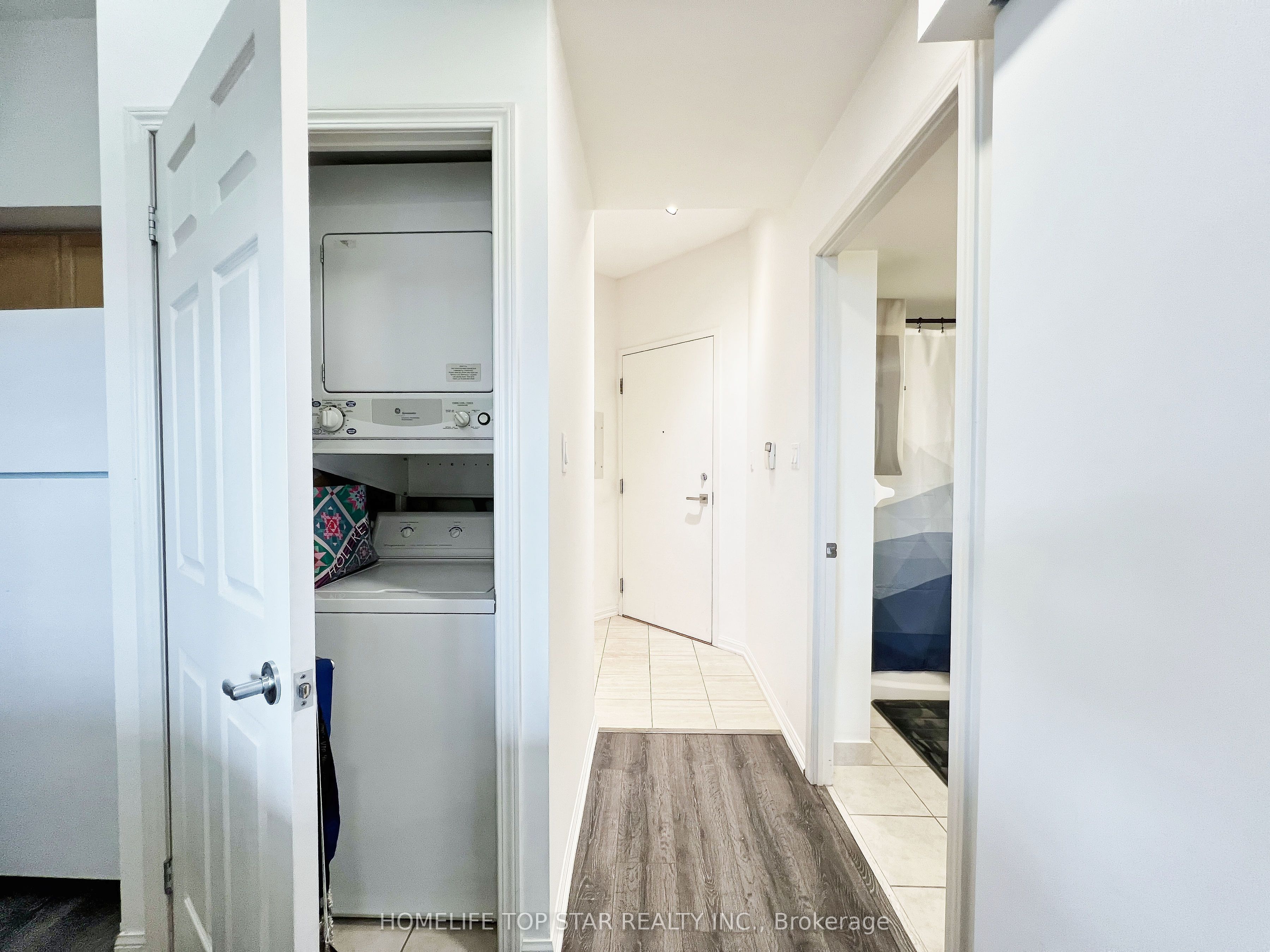 228 Queens Quay 1006 Property Photo 17