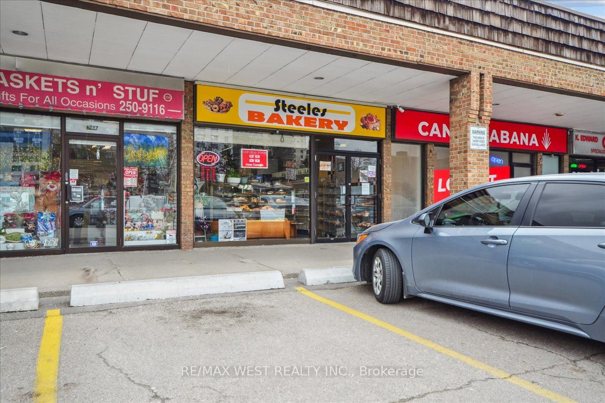 6235 Bathurst Street Property Photo