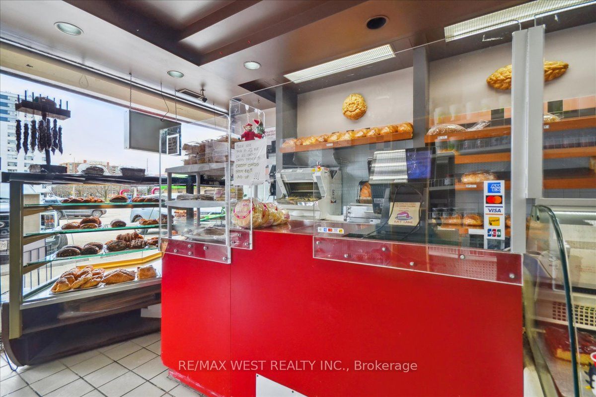 6235 Bathurst Street Property Photo 3