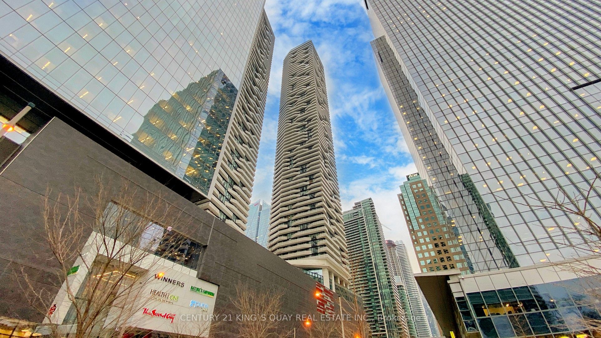 #4204 - 88 Harbour Street Property Photo 1