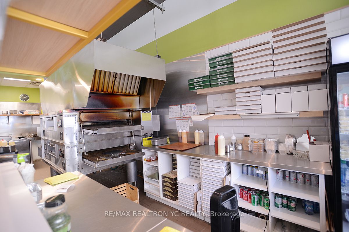 6048 Yonge Street Property Photo 5