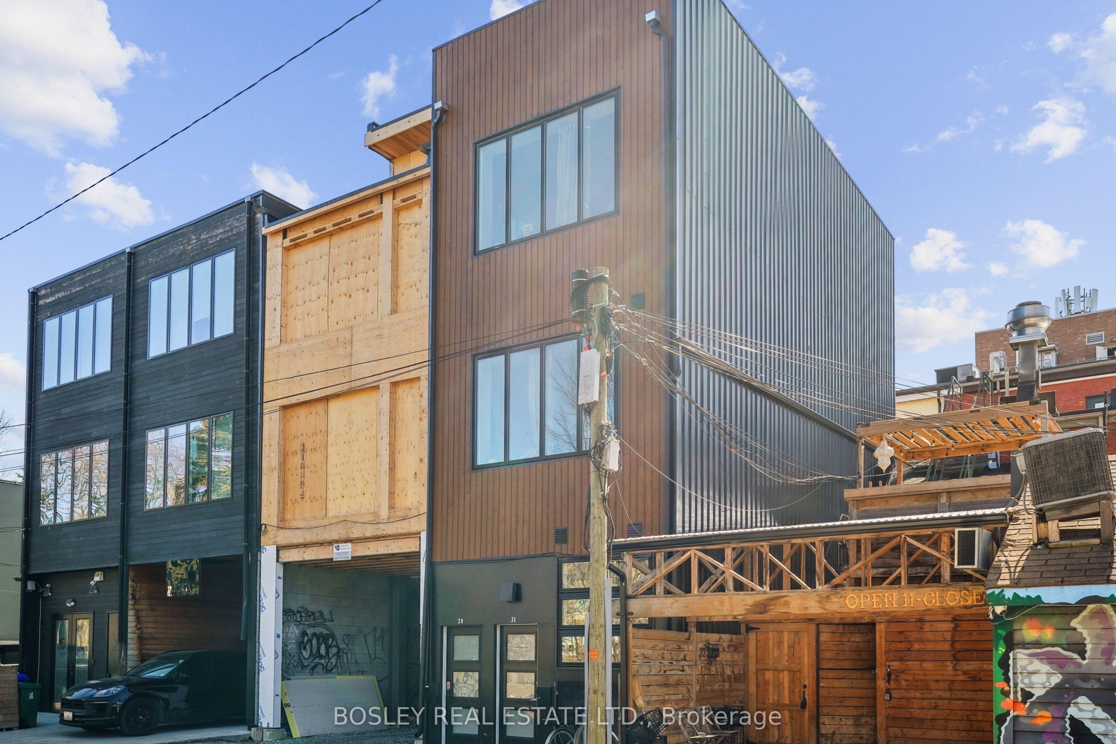 890 Queen Street Property Photo 17