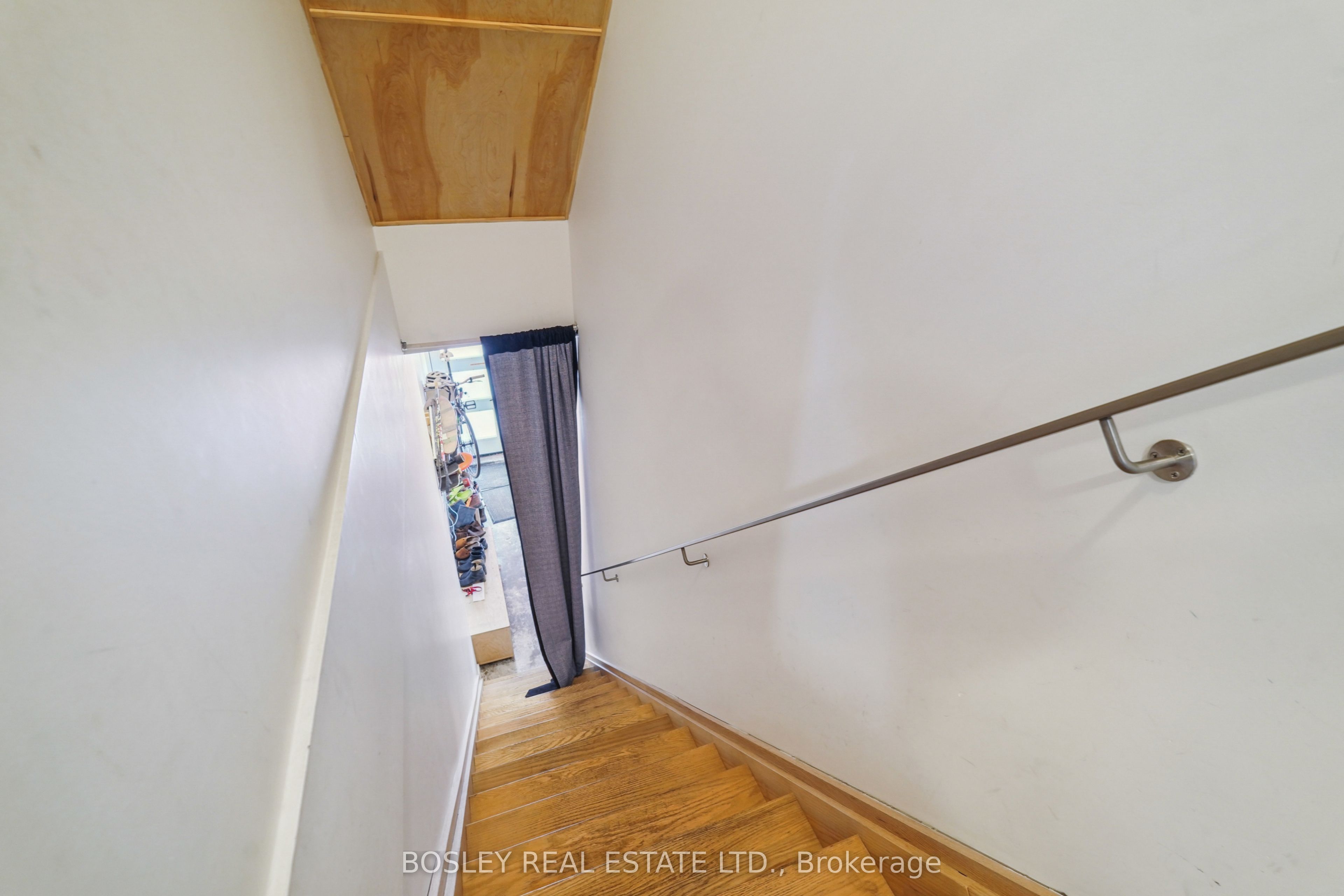 890 Queen Street Property Photo 23
