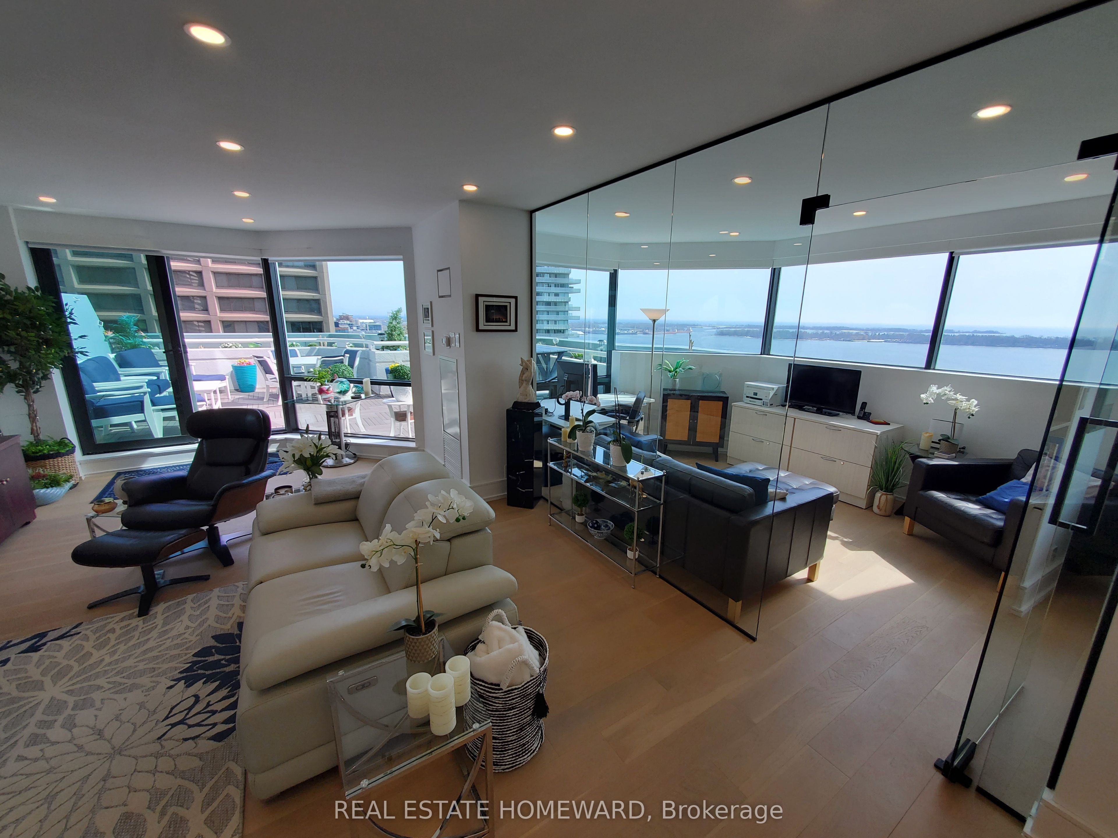10 Queens Quay W Ph2 Property Photo 16