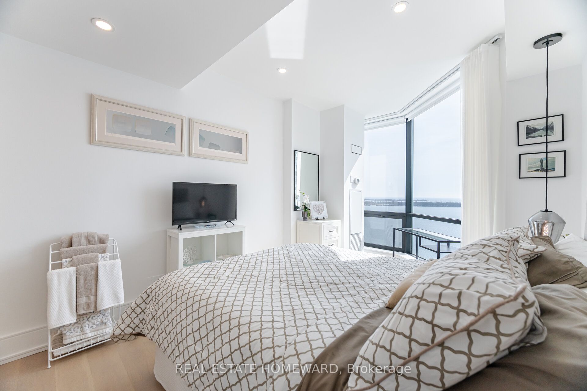 10 Queens Quay W Ph2 Property Photo 39