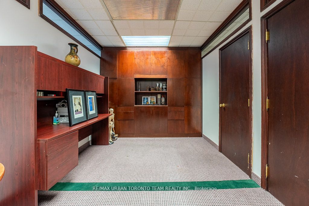#208 - 120 Carlton Street Property Photo 5
