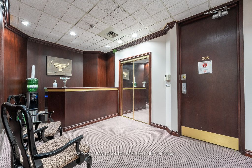 #208 - 120 Carlton Street Property Photo 6