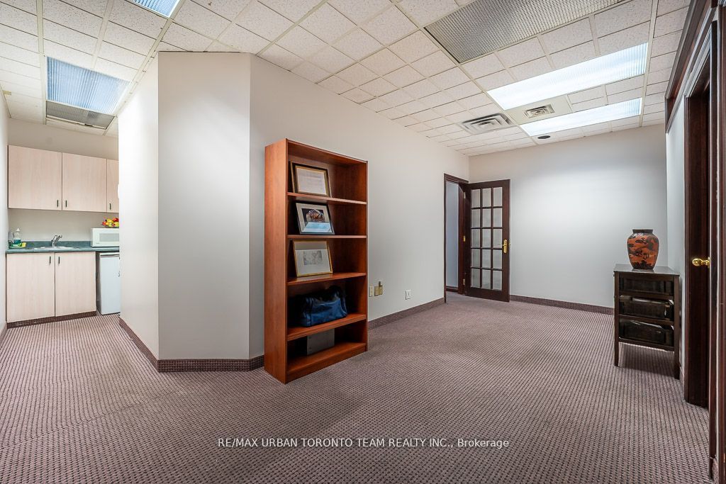 #208 - 120 Carlton Street Property Photo 8