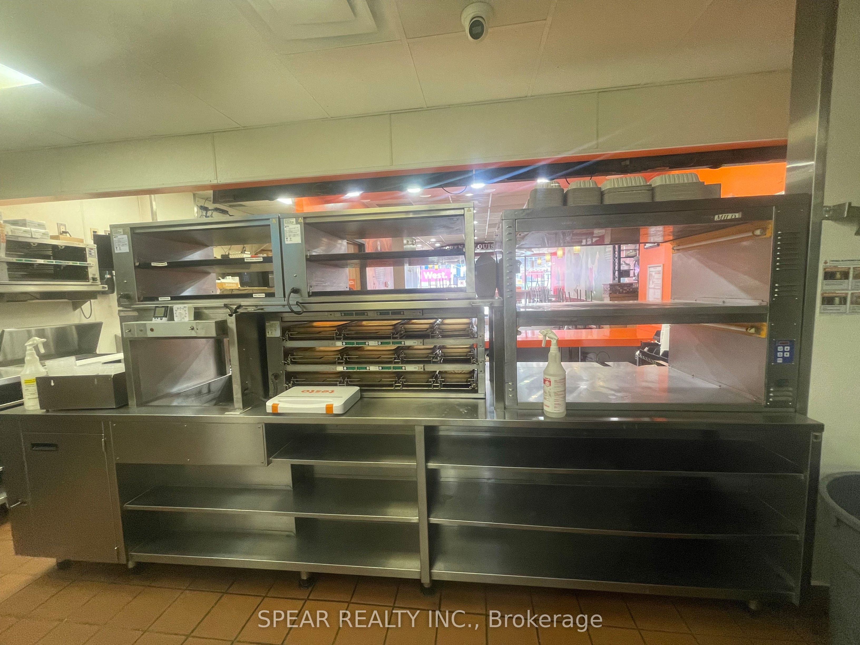 400 Queen Street Property Photo 6