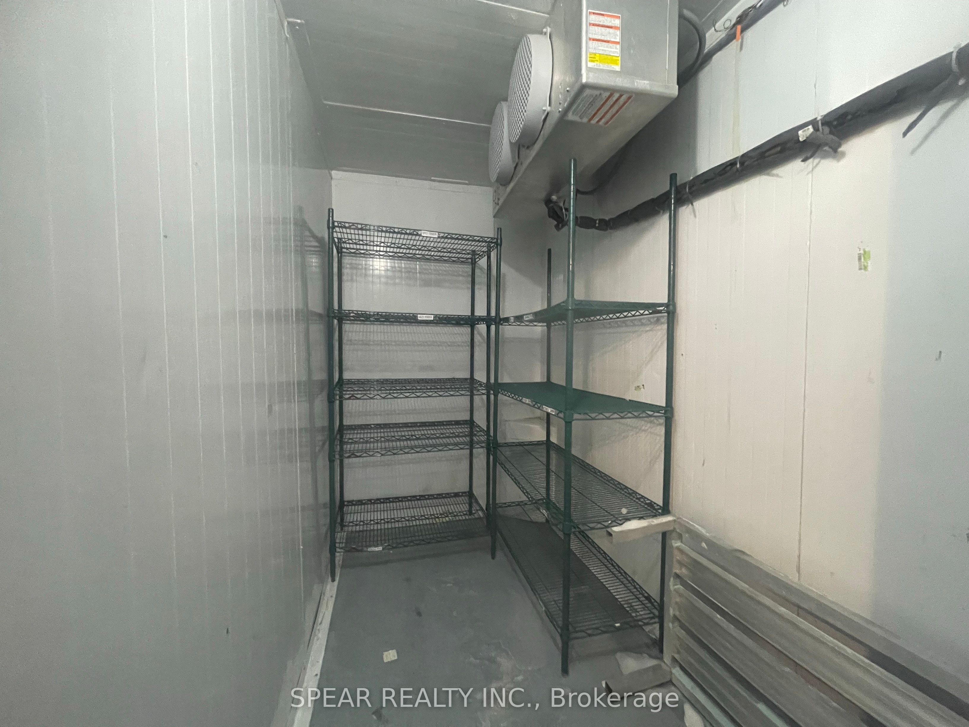 400 Queen Street Property Photo 12