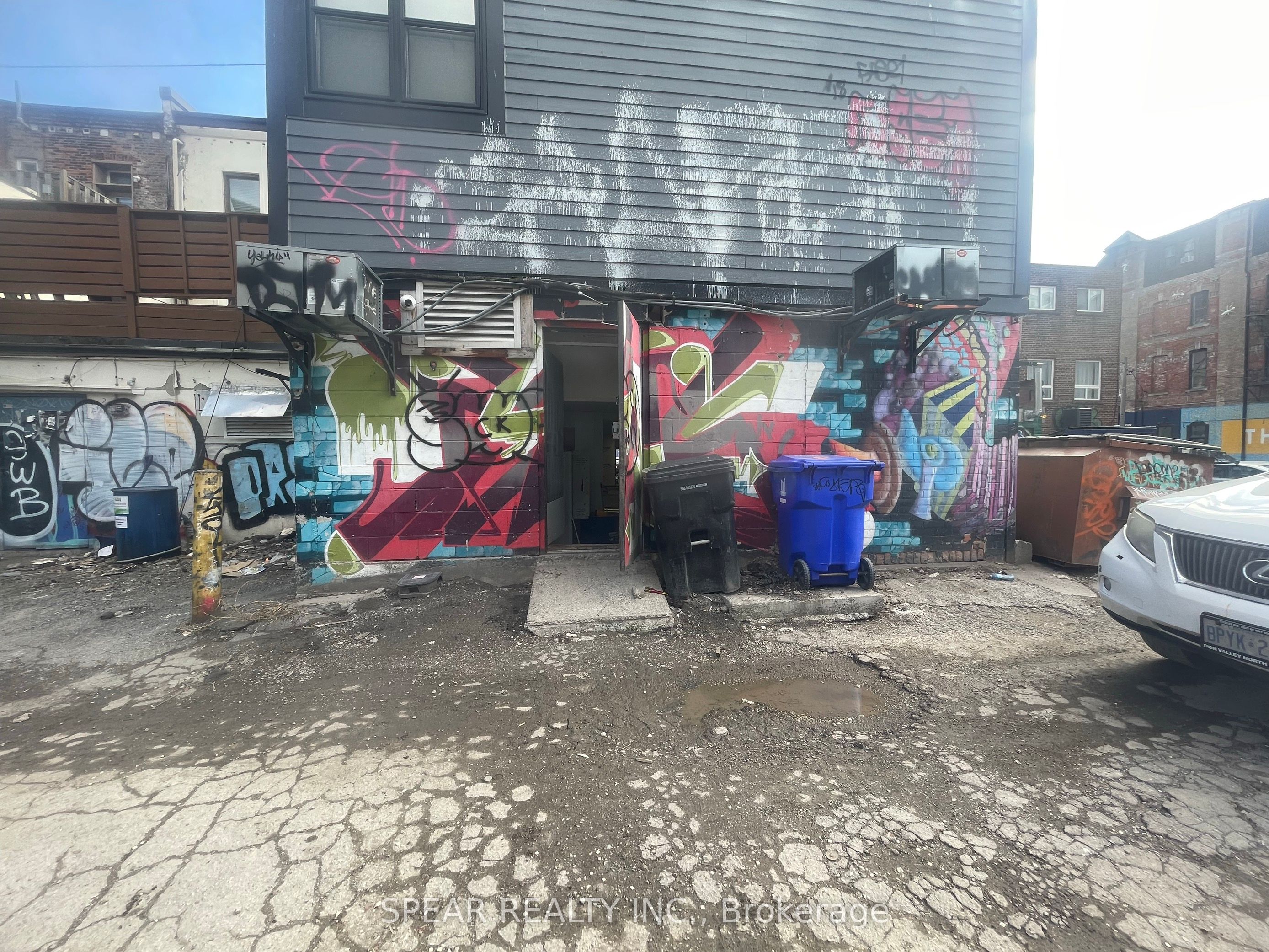 400 Queen Street Property Photo 14