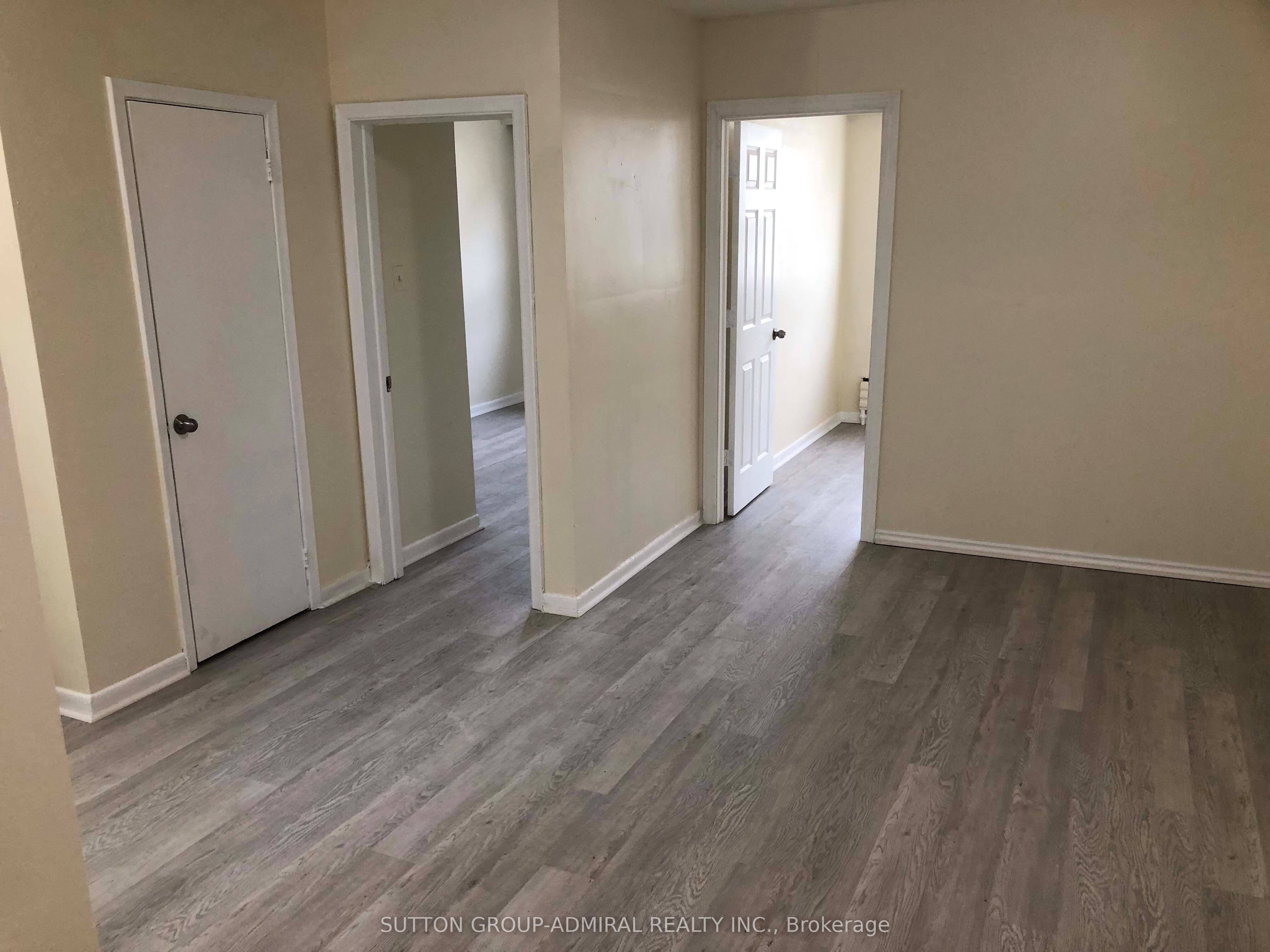 2839 Bathurst Street Property Photo 10