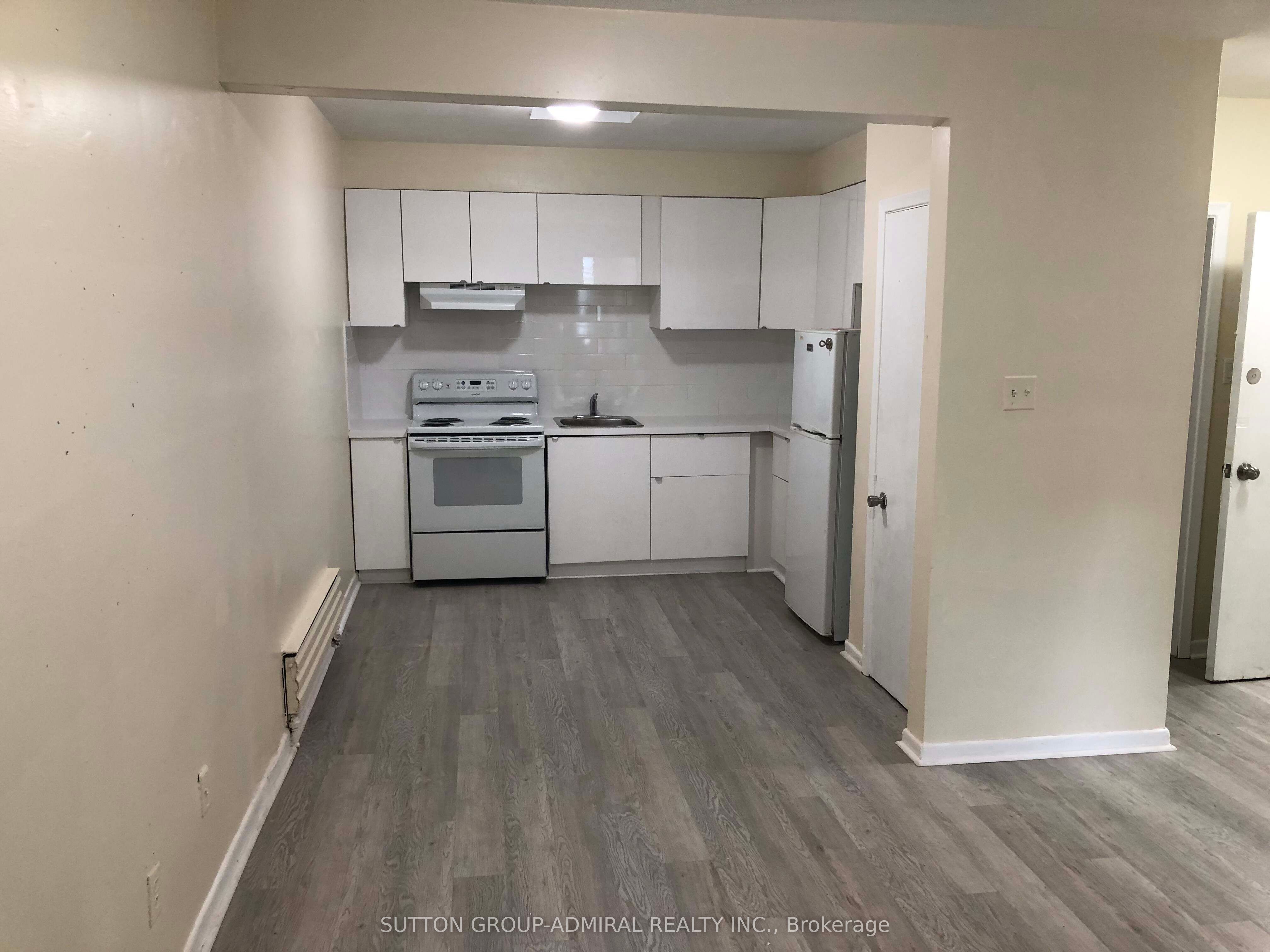 2839 Bathurst Street Property Photo 12