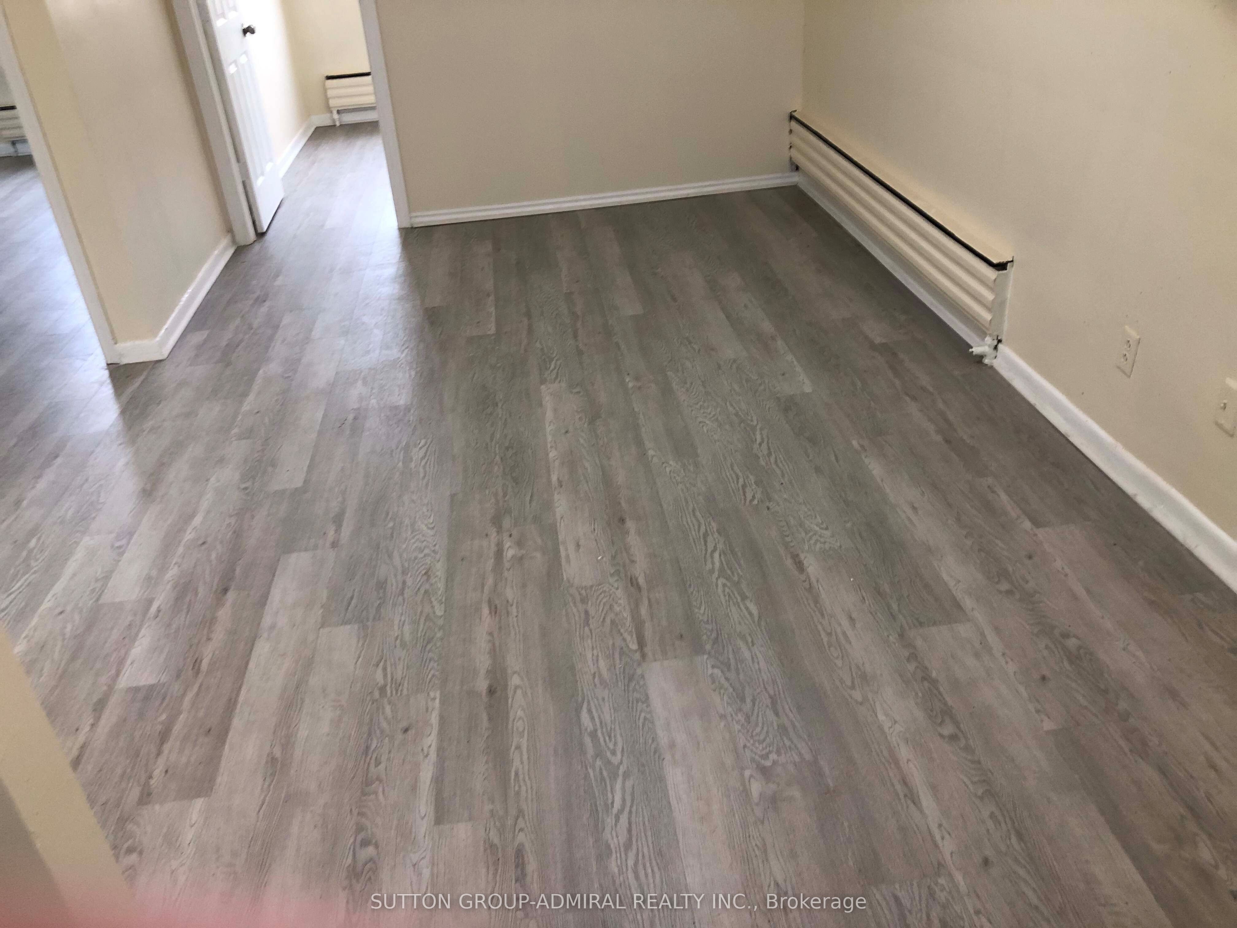 2839 Bathurst Street Property Photo 13